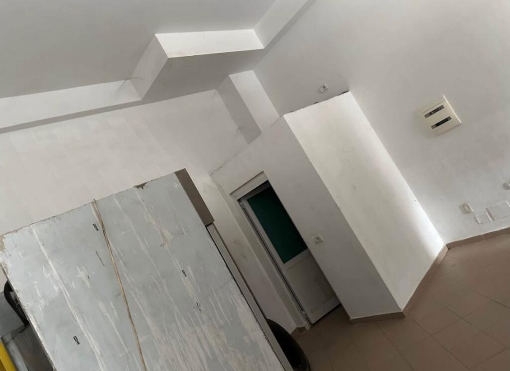 SHOP FOR RENT 72 M2 YZBERISHT 35,000 LEKE
