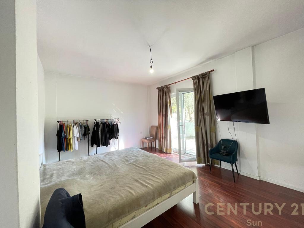 VILLA IN AFFITTO VICINO ALLA ZONA DEL 21 DICEMBRE.