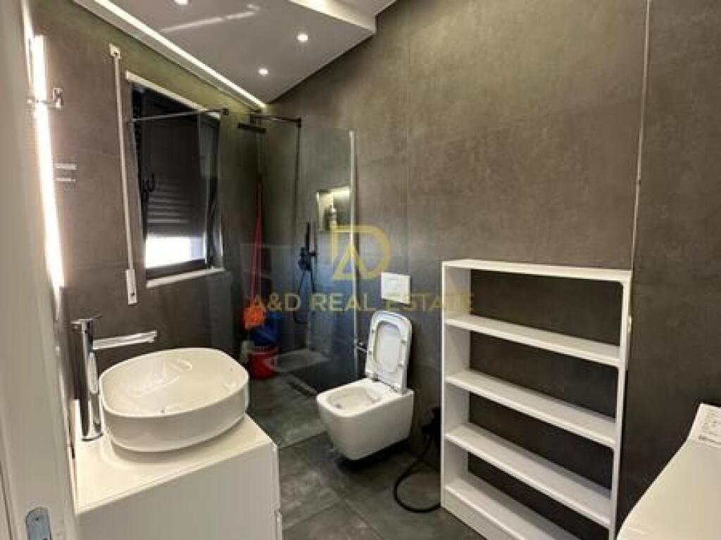 Shitet Apartament 1+1 - Rruga e Durrësit