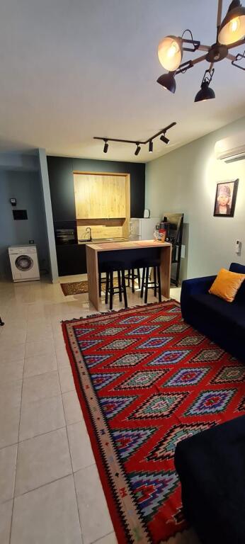 🏢Ne zonen e Rruges se Dibres,pas Viles Gold jepet me qera apartament 1+1,i mobiluar. 60,000Leke