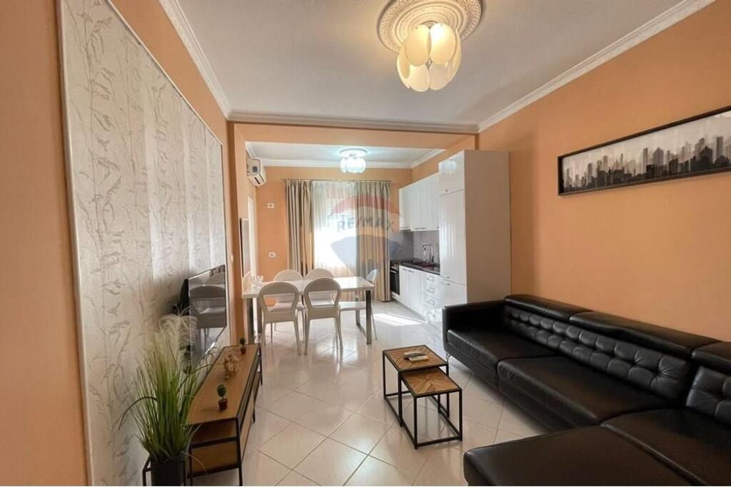 Apartament 2+1 per qira ne Bllok!