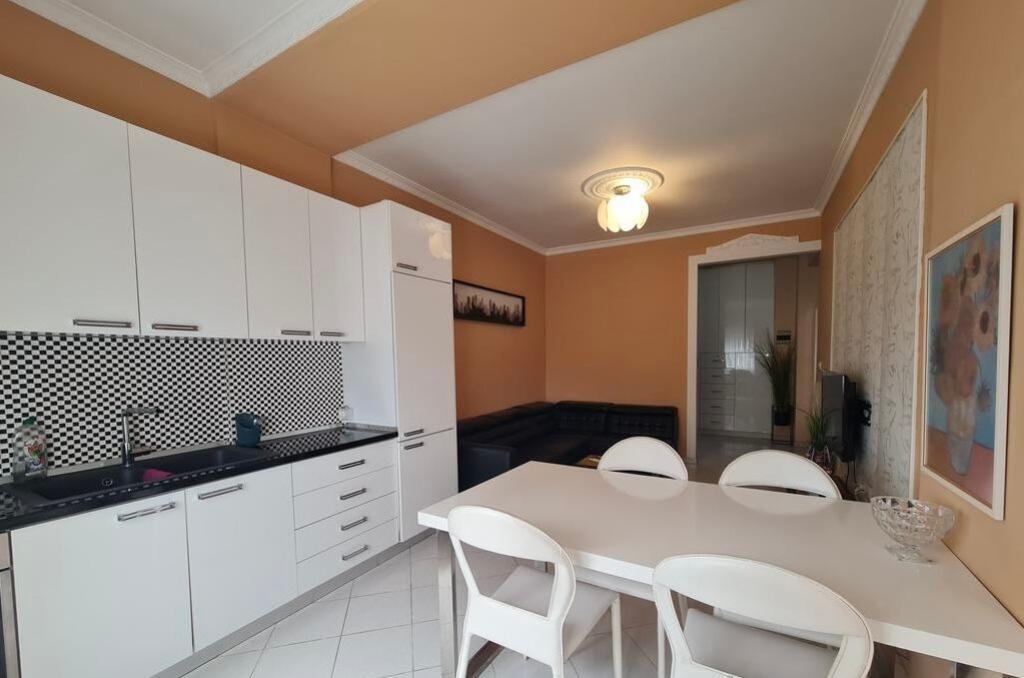 FOR RENT 2+1 APARTMENT ON BRIGADE STREET 8