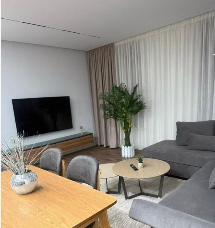 PER QIRA APARTAMENT 2+1 ME POST TE RRUGA JORDAN MISJA