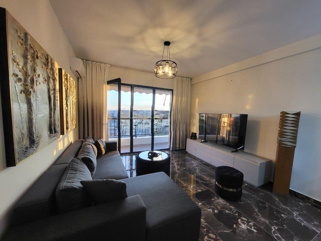 QIRA, APARTAMENT 1+1+POST PARKIMI TEK RRUGA E DURRESIT 800 € /Muaj