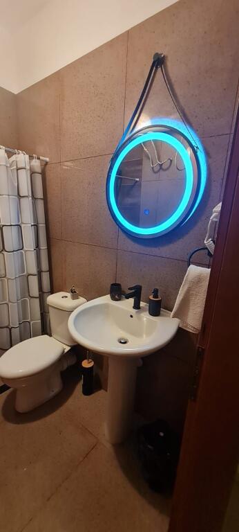 🏢Ne zonen e Rruges se Dibres,pas Viles Gold jepet me qera apartament 1+1,i mobiluar. 60,000Leke