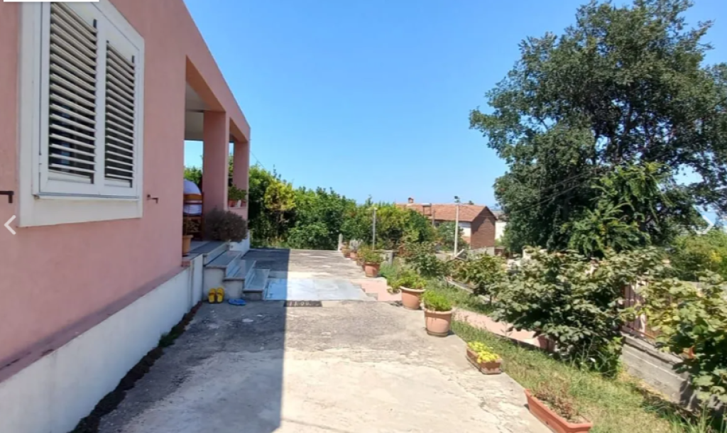 SHITET SHTEPI PRIVATE SPITALLE DURRES