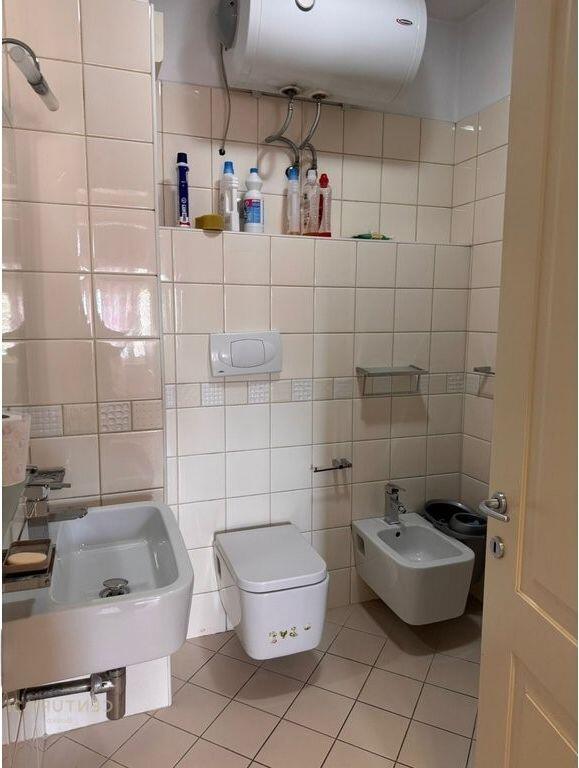 Appartamento 2+1 In Affitto in Via Mine Peza 600 € /Mese