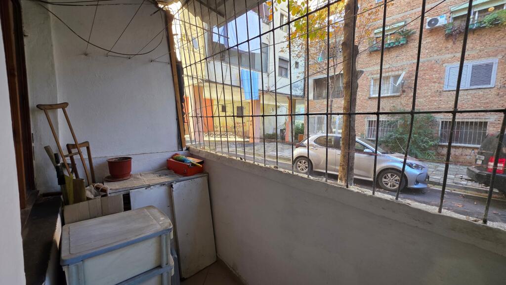 Shitet apartament 3+1+2 te Mine Peza