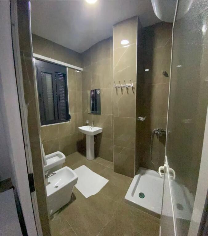 JEPET ME QERA HOTEL RESTORANT BEACH BAR + SHAZLLONE GOLEM DURRES