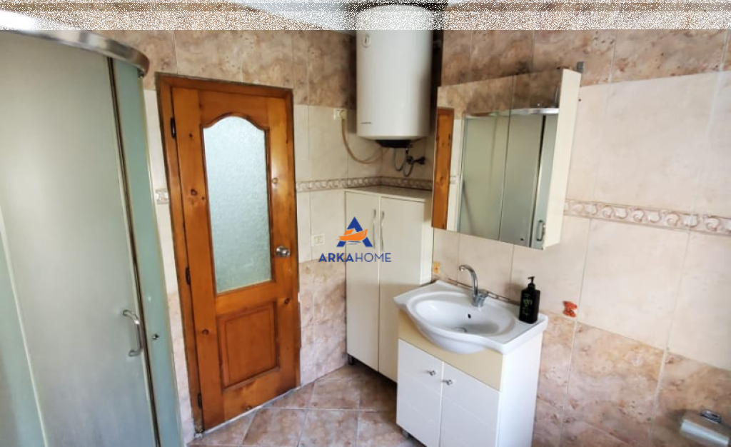 SHITET APARTAMENT 3+1+2 "MYSLYM SHYRI, PRANE MUHAMED GJOLLESHA" 235.000 EURO