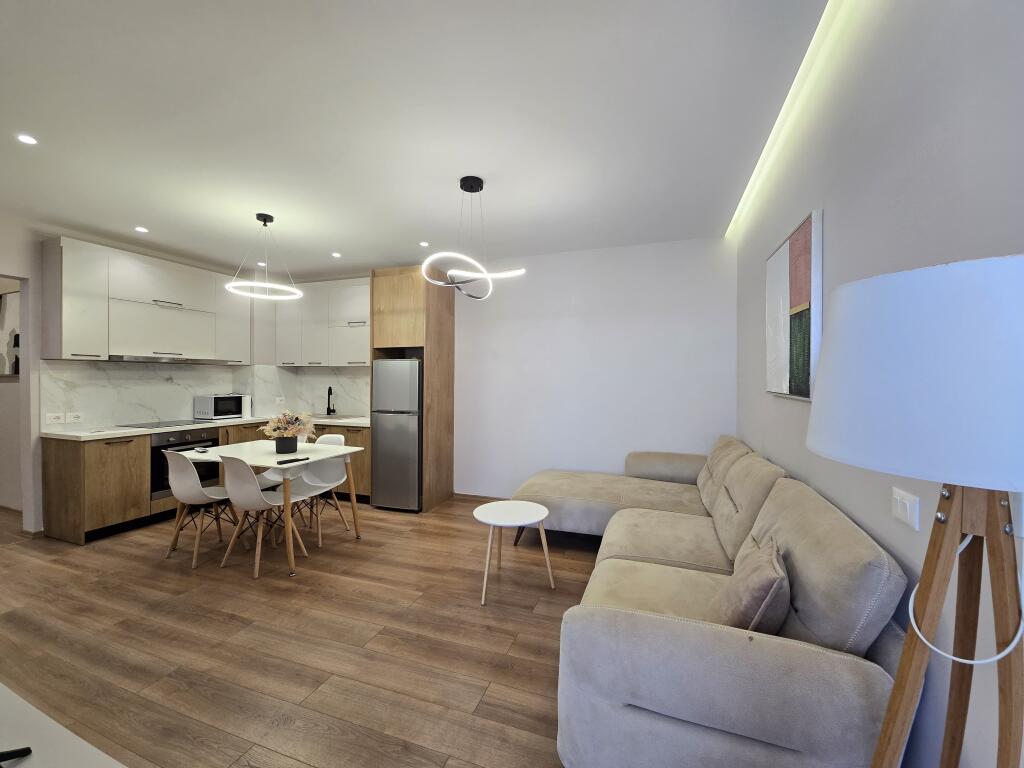Apartment for rent 2+1+2 at Rruga e Kavajes 75,000 Leke