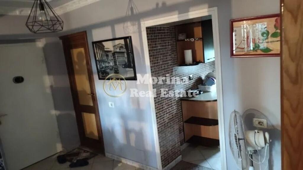 Shitet Apartament 2+1, Laprake,107.000 Euro.