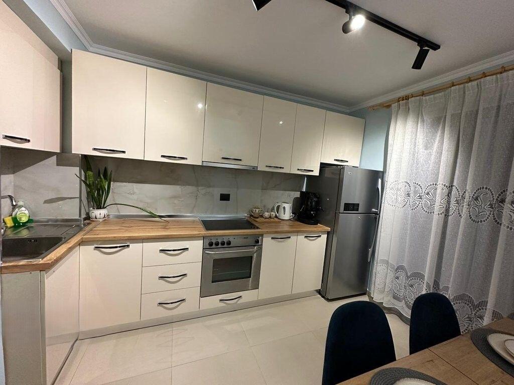 Appartamento 1+1 con possibilità di conversione in 2+1, vicino al Giardino “1 Maji” – di fronte all'Ex Esposizione 230.000 €