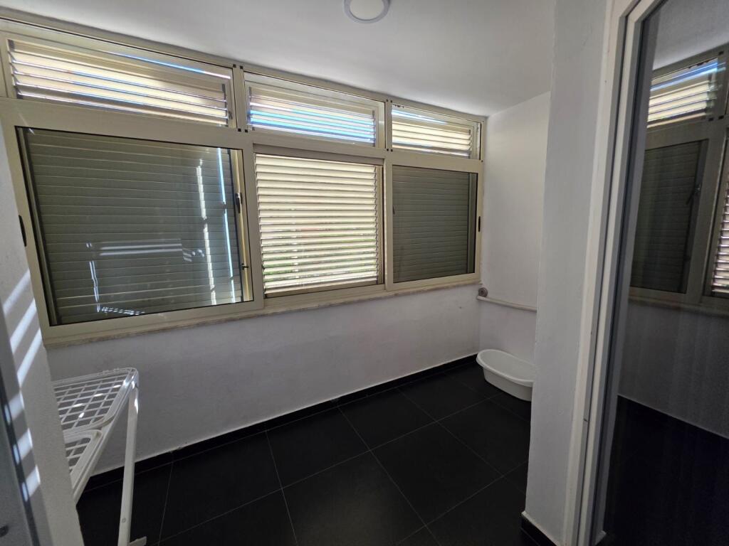 Shitet apartament 2+1 perballe Petro Ninit!