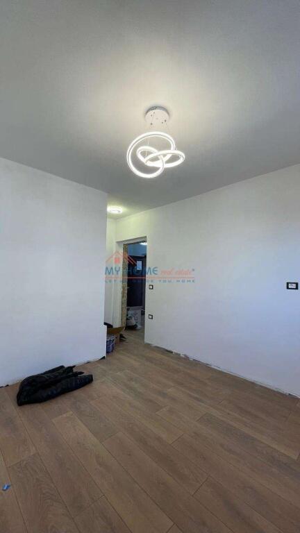 Apartament 1+1 ne shitje 21 Dhjetori ne Tirane