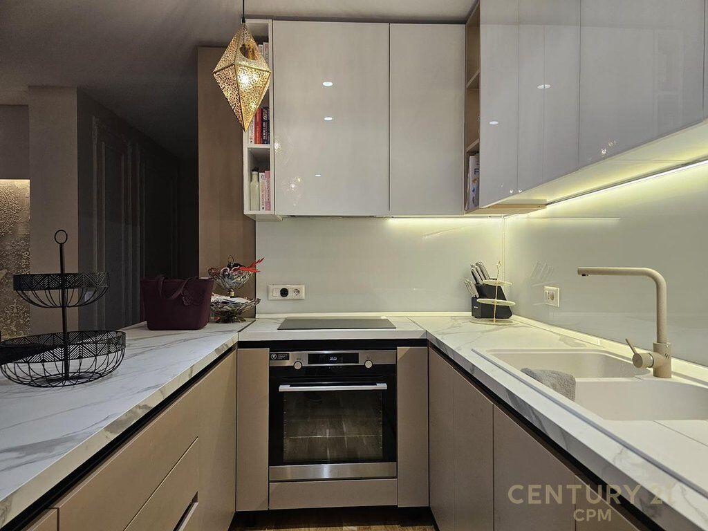 Apartament luksoz 3+1 me qira prane "Lion Park", Rruga e Elbasanit!