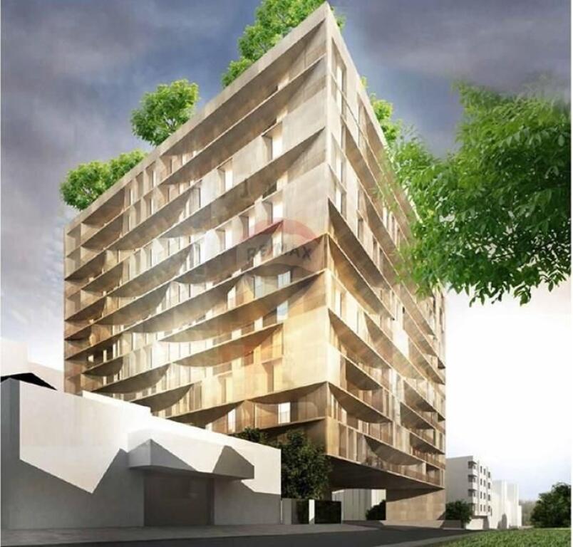 Business Unit Corner for Sale!