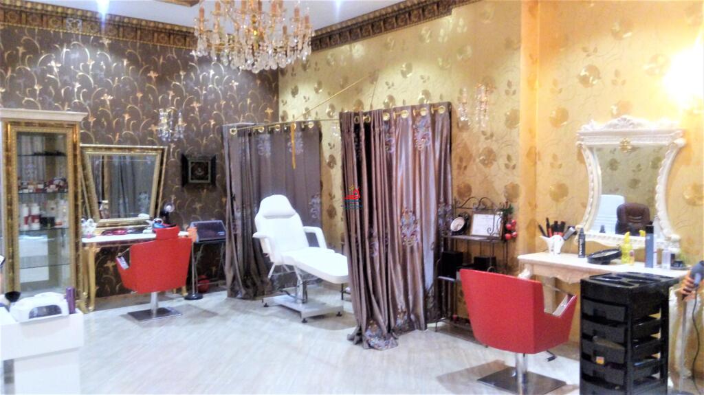 Jepet Ambient Parukerie me qera ne Bulevardin Zhan Dark, mbrapa Ministrise se Jashtme, Tirane (ID 4271032)