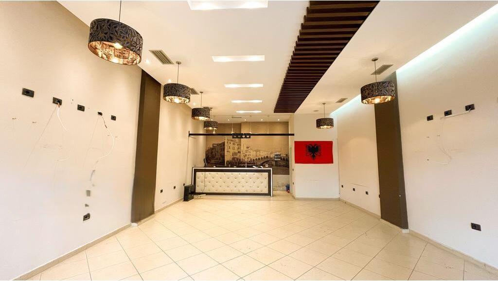 Shop for rent at Çabej Buildings! 500 € /Month