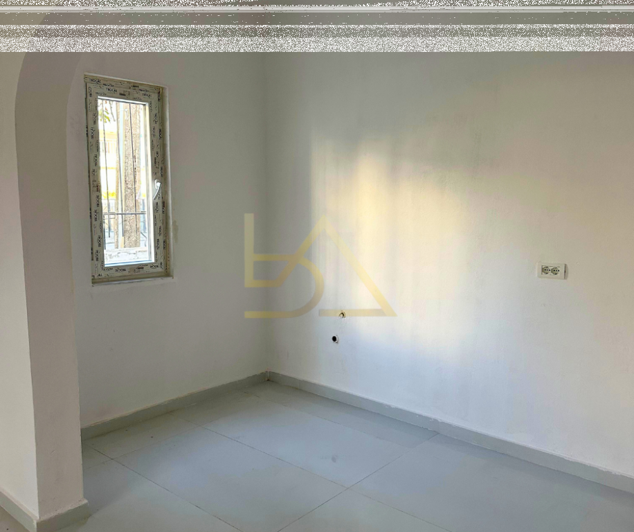 Jepet me Qira Ambient Biznesi në Tiranë, Komuna e Parisit