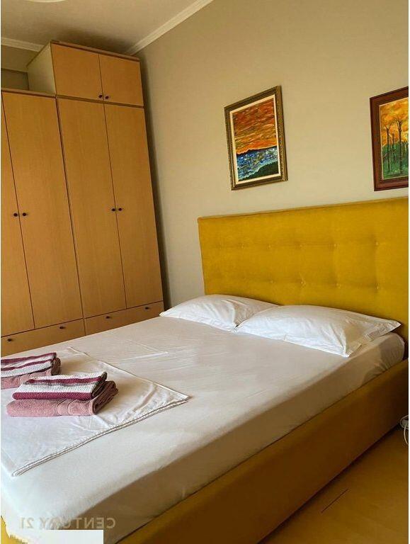 Jepet me Qira Apartamenti 3+1+2 tek Myslym Shyri