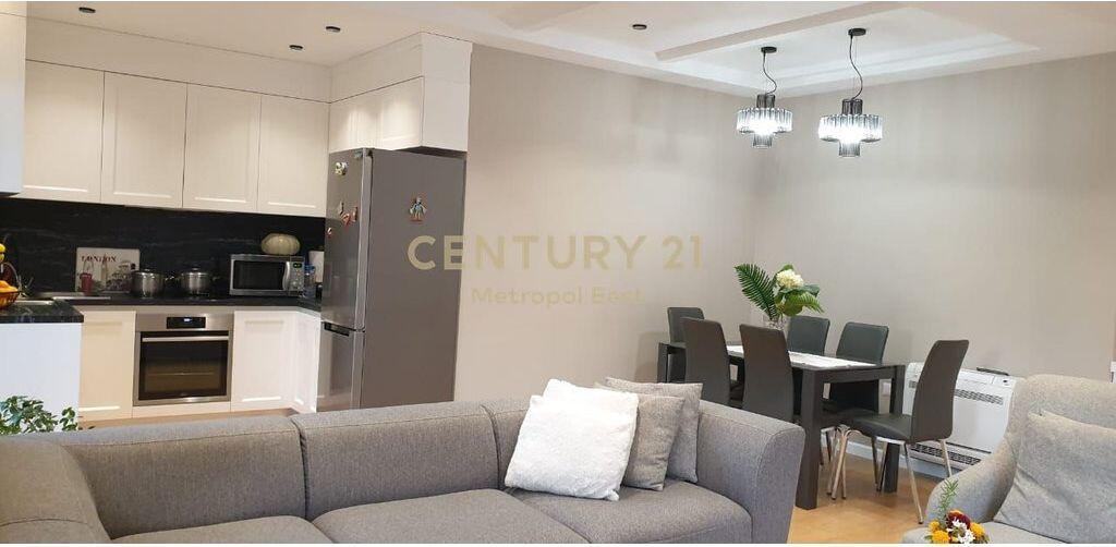 Shitet Vilë moderne 2-katëshe me izolim cilësor dhe projekt për zgjerim deri në 5 kate!! 870,000 € Sip. Totale  353m2