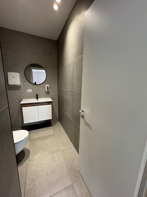 🏢 Ufficio in Affitto – Viale “Zogu i Parë”, Centro, Tirana