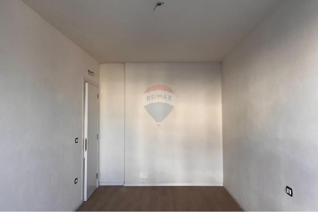 Apartament 1+1 ne shitje te Fusha e Aviacionit!