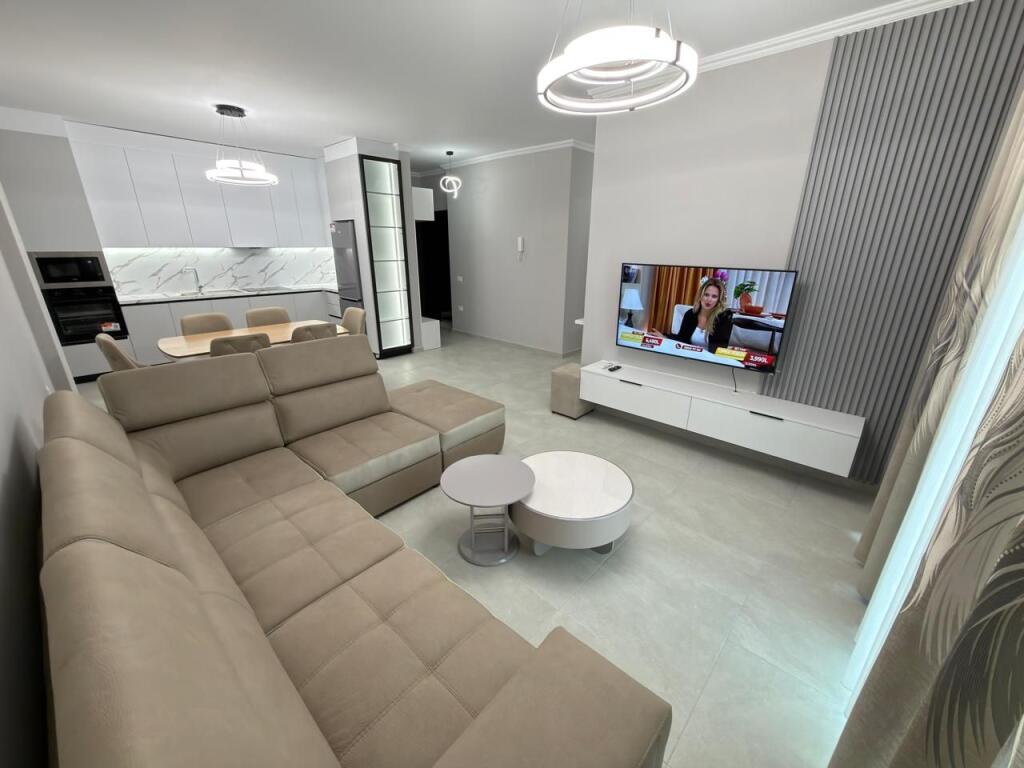 🏠 Jepet me qira apartament 2+1 me parkim 📍 Liqeni i Thatë, mbrapa Radisson Hotel