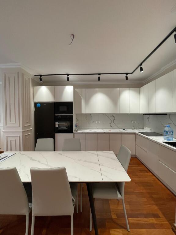 penthouse 2+1+verandas+parking space kavajes street near the center