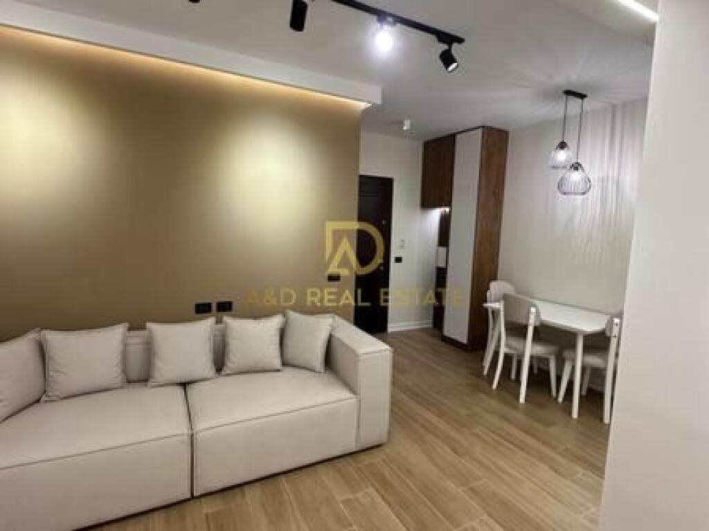 Shitet Apartament 1+1 - Rruga e Durrësit