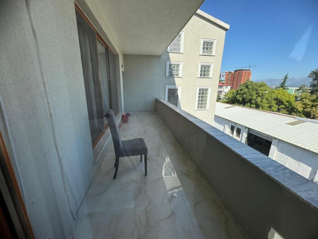 Room for rent – 3rd floor of a villa in Selite te Vogel