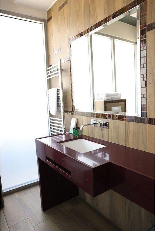 FOR SALE SUPER INVESTED HOTEL