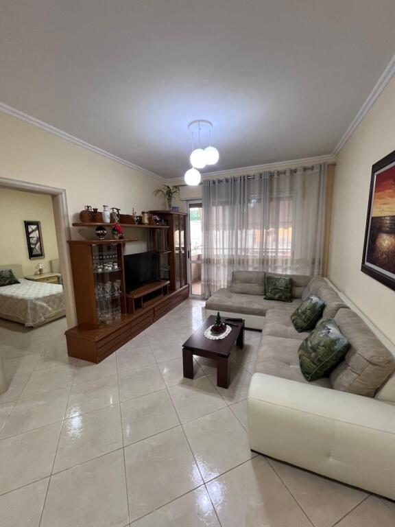 1+1,furnished botanical garden,price 550 euro