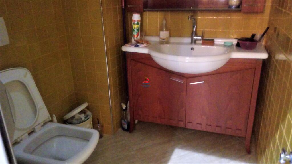 Jepet Ambient Parukerie me qera ne Bulevardin Zhan Dark, mbrapa Ministrise se Jashtme, Tirane (ID 4271032)