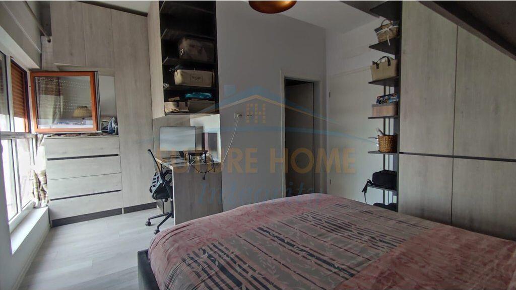 Shitet Apartament 2+1+2+Post Parkimi, Kompleksi Mangalem