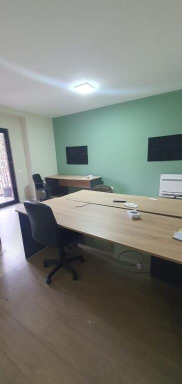 🏢 Ambient Zyre 2+1+2 me Qira – Garden Building, Tiranë