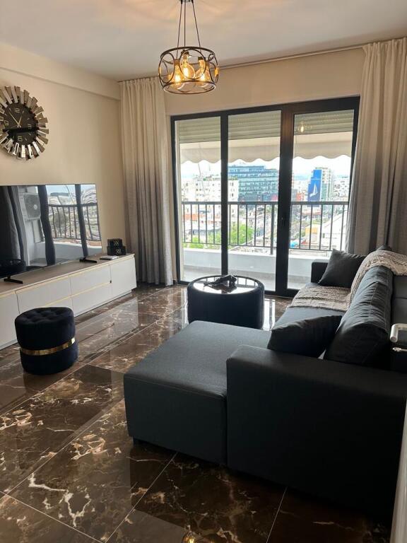 apartament 1+1+post parkimi për qira tek Rruga e Durrësit