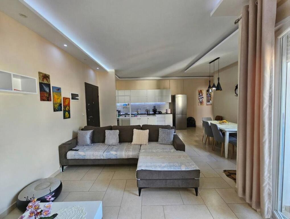 APARTMENT 2+1 FOR SALE NEAR THE BOTANICAL GARDEN!