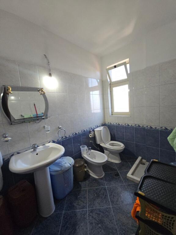 SHITET APARTAMENT 2+1+2 TEK SPITALI DURRES