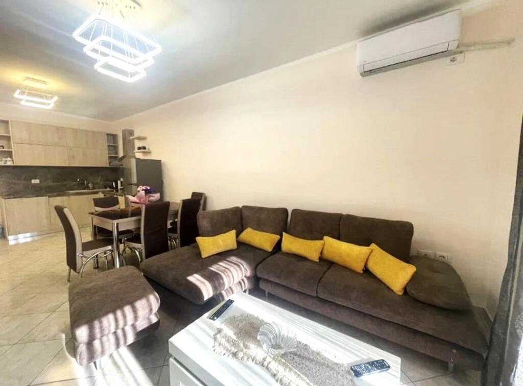 🏢Procura di Tirana, Via Haxhi Hysen Dalliu, appartamento 2+1 in affitto, arredato 700Euro