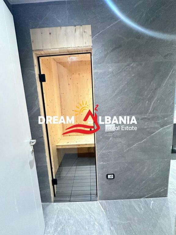 Jepet me qera apartament+verande | Penthouse 2+1+2 rruga e Kavajes (ID 42214491)