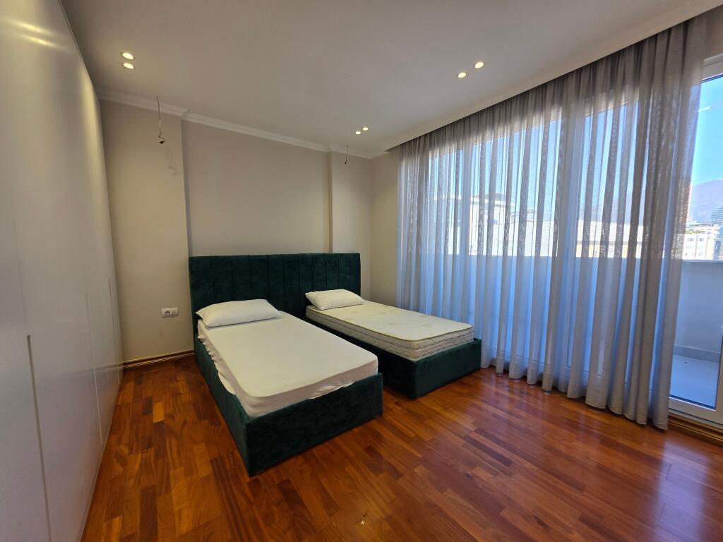 LUXURY PENTHOUSE FOR RENT 2+1+2 + PARKING SPACE + VERANDA, Kavajes Street