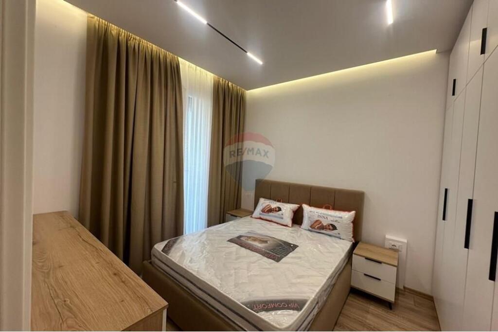 *Jepet apartament 1+1 per qera -Komuna e Parisit*