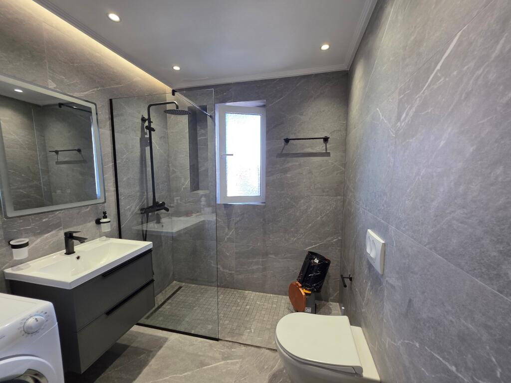 LUXURY PENTHOUSE FOR RENT 2+1+2 + PARKING SPACE + VERANDA, Kavajes Street