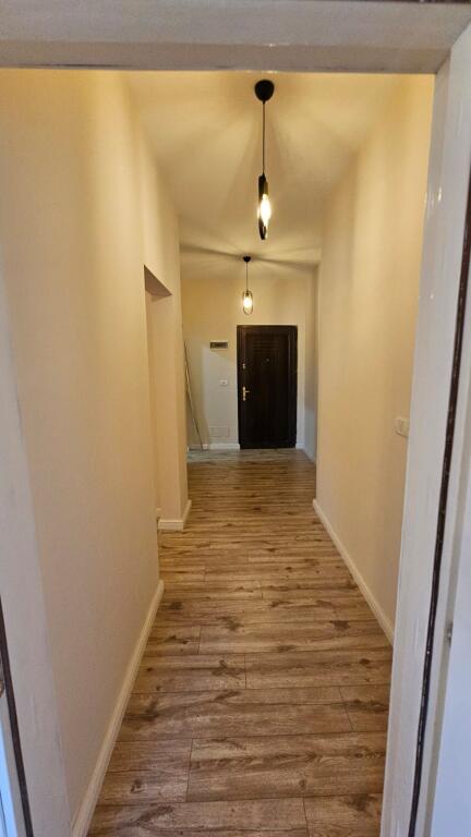 Shitet Apartament 1+1Tek Iliria Plazh Durres