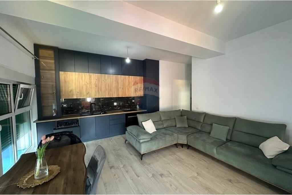 Apartament - Për Shitje - Kompleksi Mangalem