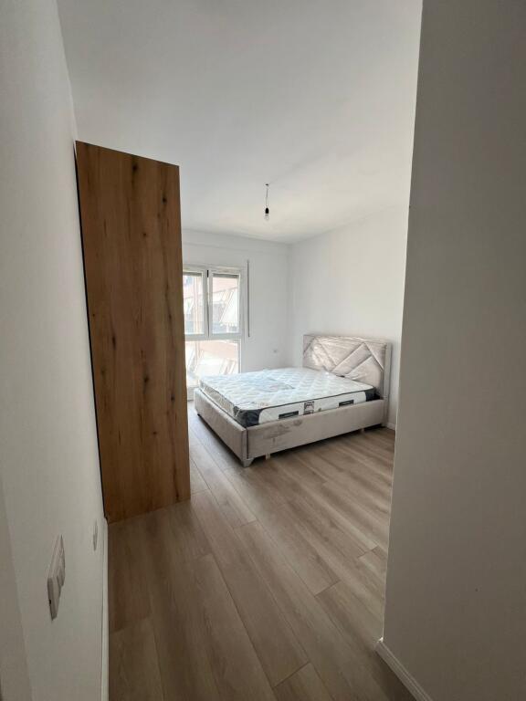 APARTAMENT ME QERA 2+1+2