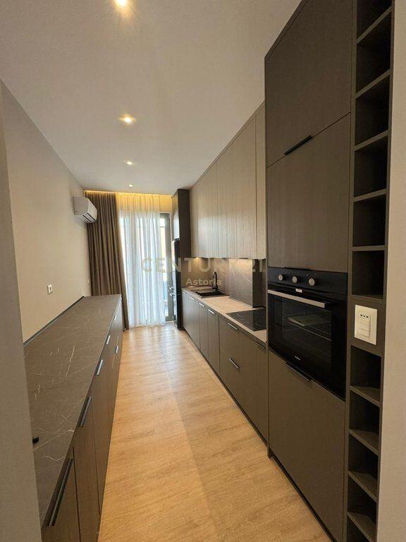 JEPET ME QIRA APARTAMENT 3+1+3 + POST PARKIMI TE "GREEN VALLEY", LIQENI I THATE