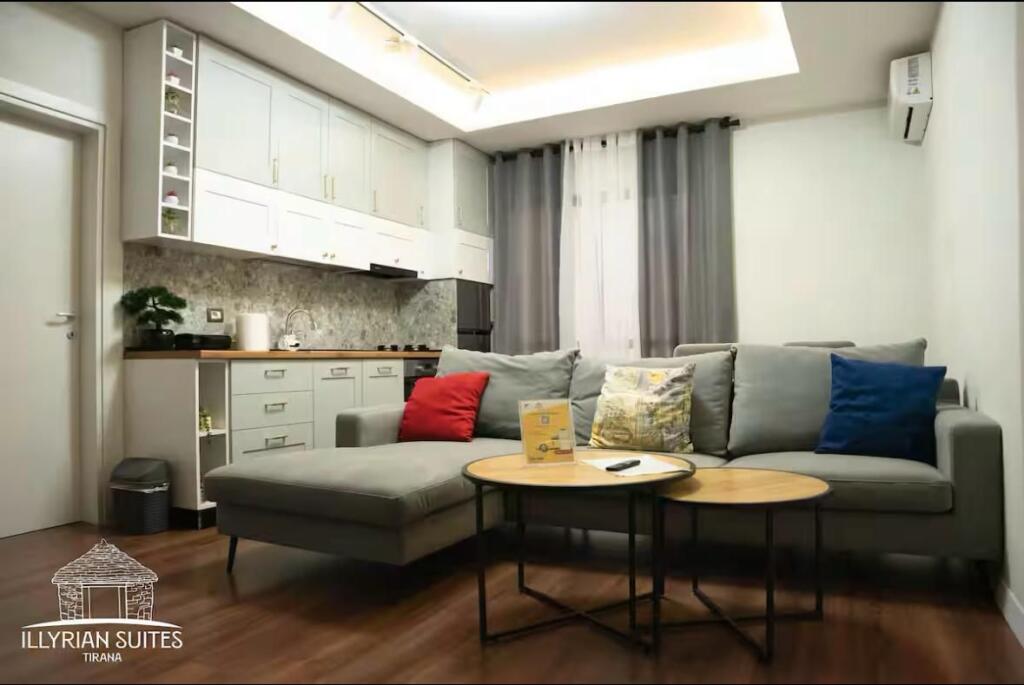 Jepen me qira 2+1+ Post parkimi tek Selvia